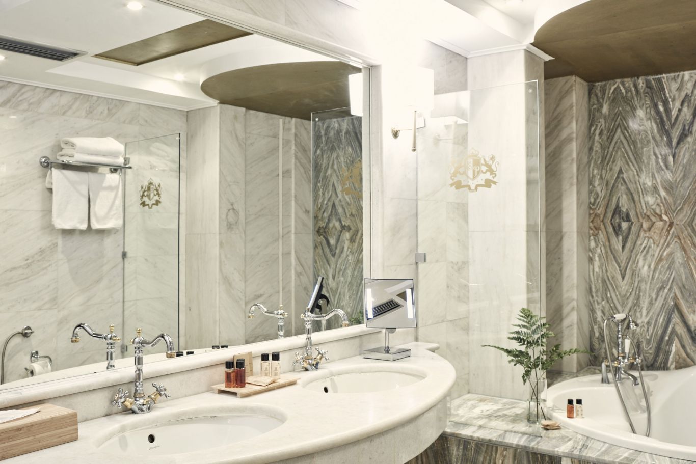 PRESIDENTIAL_SUITE_gallery-4