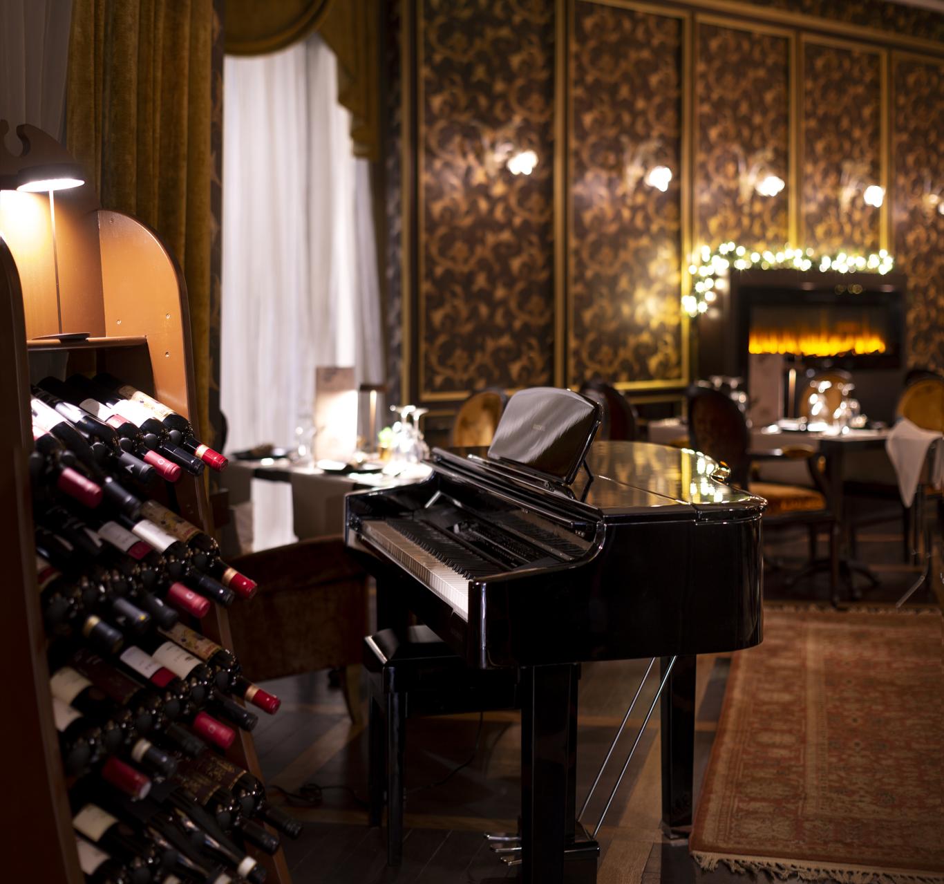 Το Bistro Restaurant & Bar στο Epirus Palace Congress & Spa Hotel στα Ιωάννινα σας περιμένει με ένα μενού που θα σας εκπλήξει ευχάριστα.