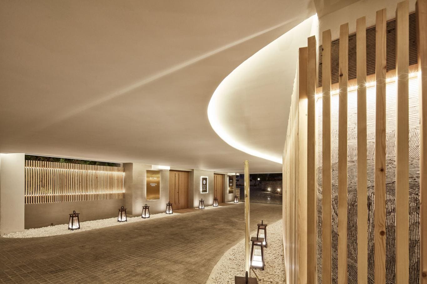 Στο Δωδώνη SPA στο Epirus Palace Congress & Spa Hotel στα Ιωάννινα αφήστε το σώμα σας να αναζωογονηθεί.