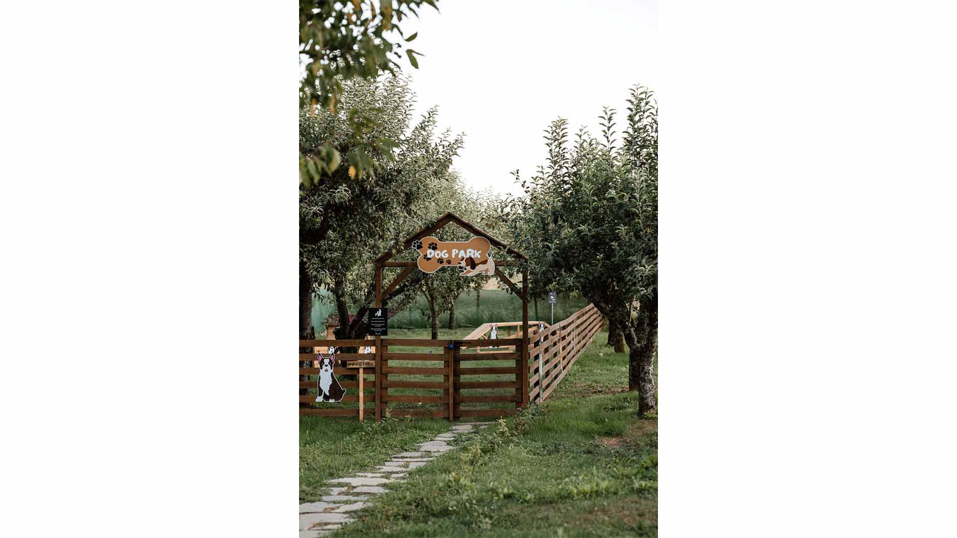 epirus-palace-dog-park-18